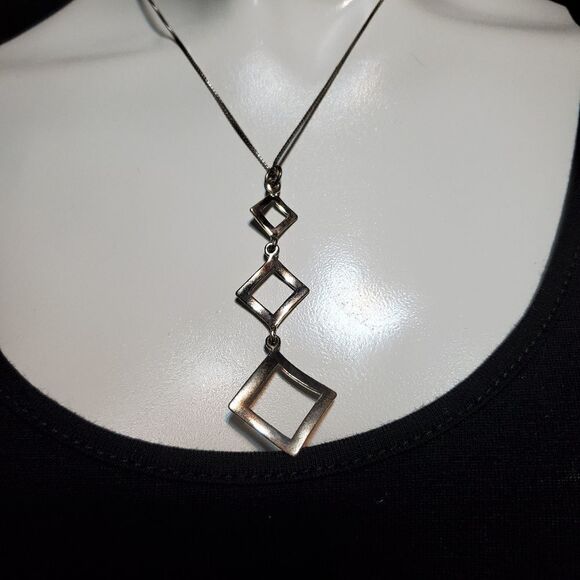Piercing Pagoda Sterling Silver Box Chain Necklace - Picture 3 of 6